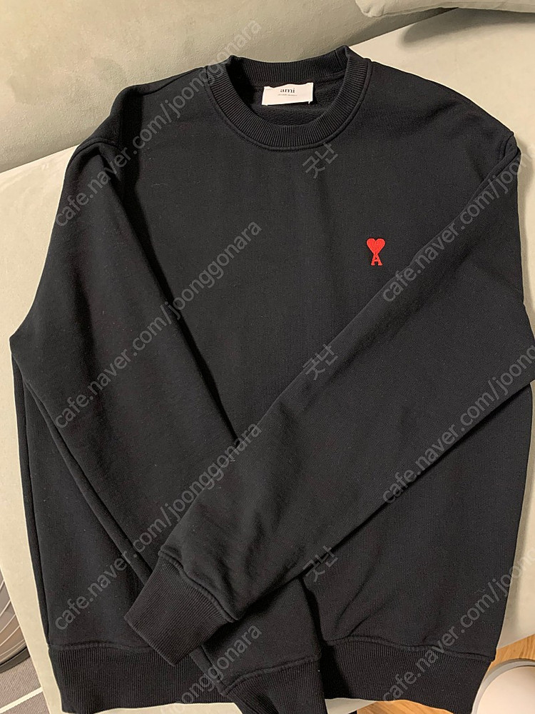 ami 아미 맨투맨 라지 택포15만원 이미지