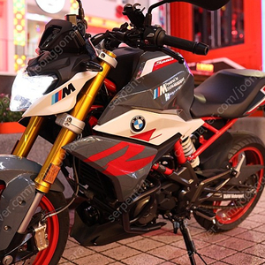 BMW G310r 22년식 2100km 판매합니다.