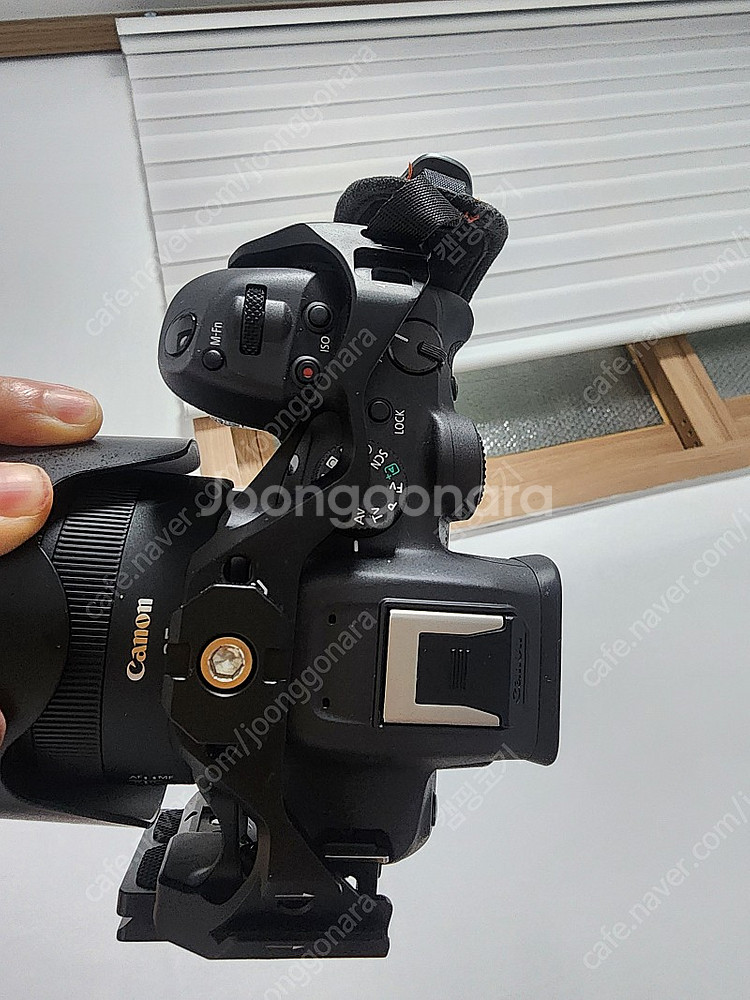 Eos r7 틸타케이지 베터리2개 26년4월까지--1