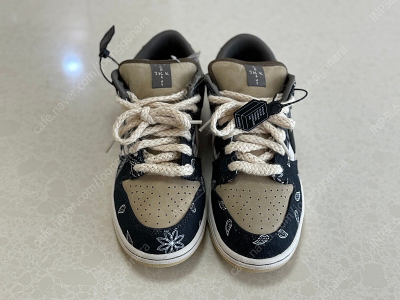 Nike x Travis Scott SB Dunk Low 나이키 x 트래비스 스캇 SB 덩크 로우 275