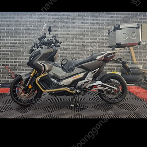 r1000r 아크라 19년식이상 구해요