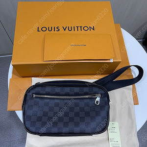 루이비통 (Louis Vuitton) 다미에 그라피트 앰블러 (N41289) 슬링백 판메합니다.