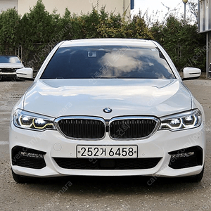 BMW5시리즈 (G30) 520d xDrive M 스포츠@중고차@소액할부@전액할부@리스@중고차매입@중고차구매전부가능합니다