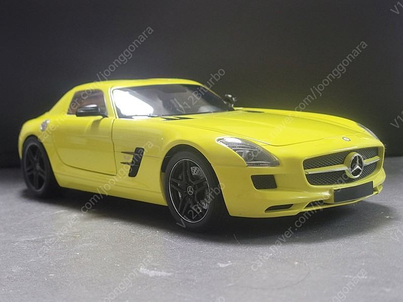 1:18 미니챔프 SLS AMG 형광색 다이캐스트