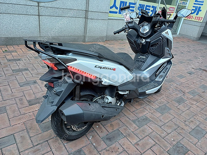 22년식 크루심300알파 팝니다.--6