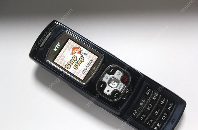 LG 핸드폰 CYON KTF LG-KP4400 올드폰 구형폰 옛날핸드폰 피처폰 피쳐폰 고전소품 옛날소품 옛날휴대폰 레트로소품 빈티지소품 인테리어소품 빈티지핸드폰 핸드폰게임