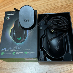 RAZER Basilisk V3 Pro 무선 충전팩 팝니다.