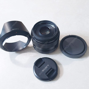 소니 정품 sel35f18 / 35mm f1.8 미러리스용 렌즈 팝니다(소니 e마운트, 카페렌즈)