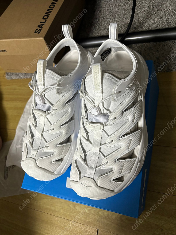 호카 호파라 샌들 화이트 255 택채 새상품 (롯데 본점 구입)--1