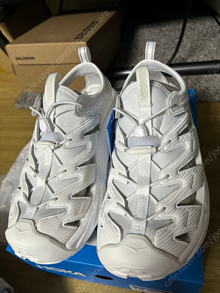 호카 호파라 샌들 화이트 255 택채 새상품 (롯데 본점 구입)--4