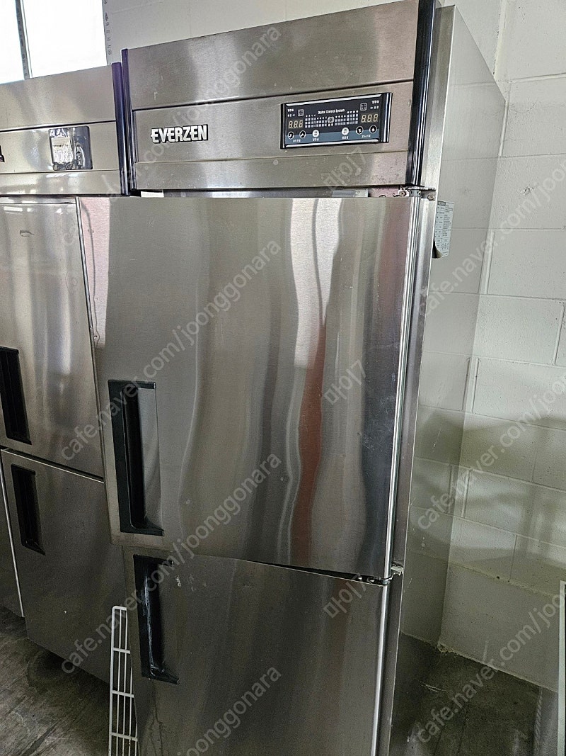 [판매] 에버젠25박스 간냉식 냉장냉동고
