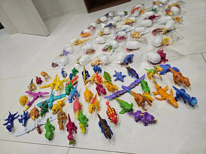 공룡메카드 비닐포장새것 중고 판매 3만이상 무료배송