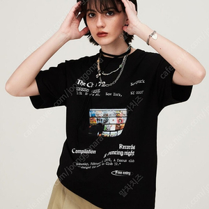 키르시 그래픽 반팔 티셔츠 블랙