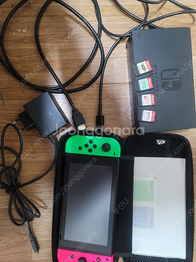 [부산] 닌텐도 스위치(구형)+스위치독+게임칩4개 팝니다.--0