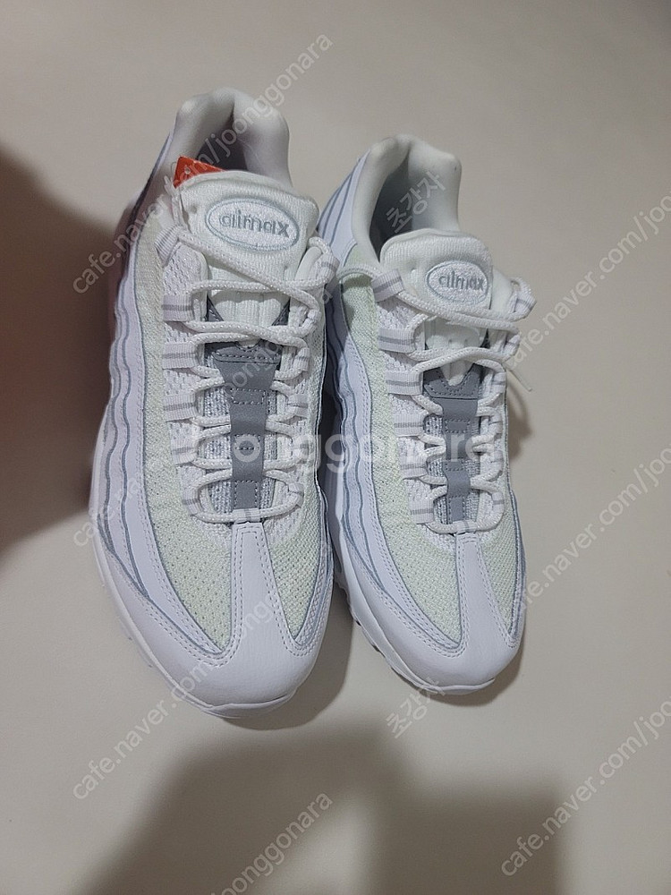 NIKE AIR MAX 95 ESSENTIAL (화이트...--1