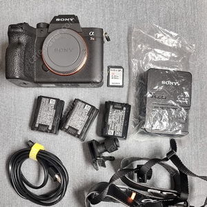 소니(SONY) A7R4 6100만 고화소 CMOS센서 카메라 팝니다. FX3 추가금 교환가능.