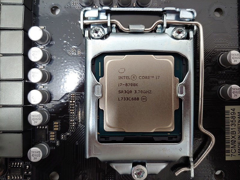 인텔 i7-8700K CPU, 에즈락 Z370 PRO4 메인보드, 듀얼타워형 쿨러 판매합니다