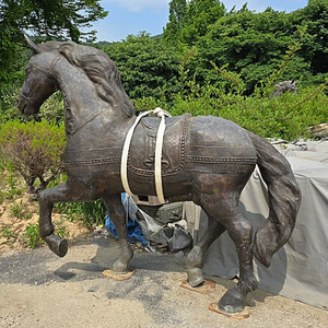 말 조형물 동상