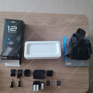 고프로 히어로 12 블랙 + 체스트마운트 및 악세서리