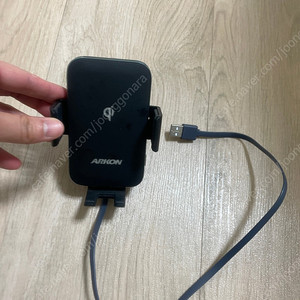 ARKON 무선N오토 FOD 차량용 송풍구 무선충전 핸드폰 거치대 AWC357