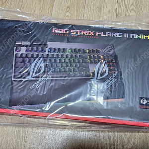 ASUS ROG STRIX FLARE II NX ANIMATE PBT 아수스 게이밍 키보드 갈축 팝니다.