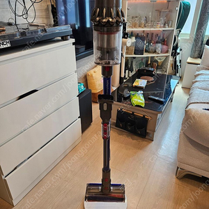 정품 다이슨 V11 컴플리트 프로 거치대포함 풀세트 판매합니다.