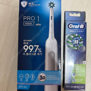 오랄비 PRO1 1000 전동칫솔 팝니다 (칫솔모4개포함)