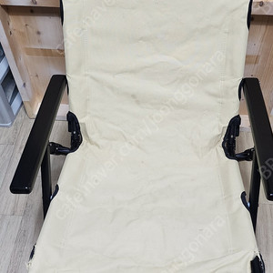 콜맨 lay chair 원터치로 펼쳐지는 의자입니다.