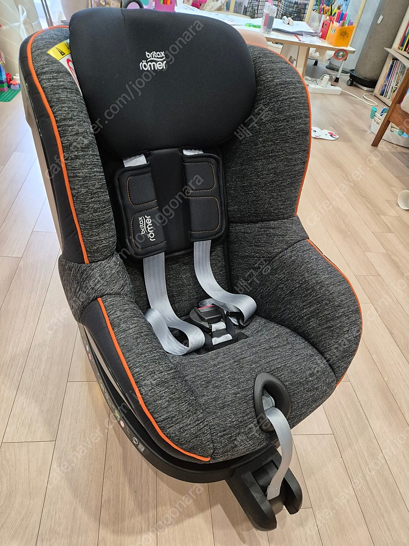 브라이택스 듀얼픽스 2 블랙마블 색상 ISOFIX 차량용