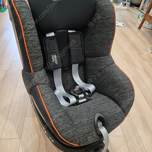 브라이택스 듀얼픽스 2 블랙마블 색상 ISOFIX 차량용