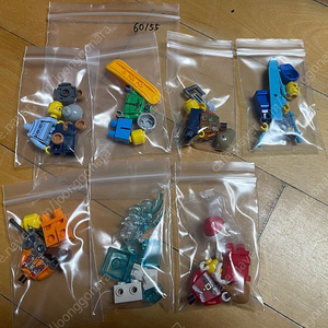 레고(LEGO) 시티 60155 크리스마스 선물 캘린더 미니피규어(악세사리포함) 미사용 새제품 판매합니다.