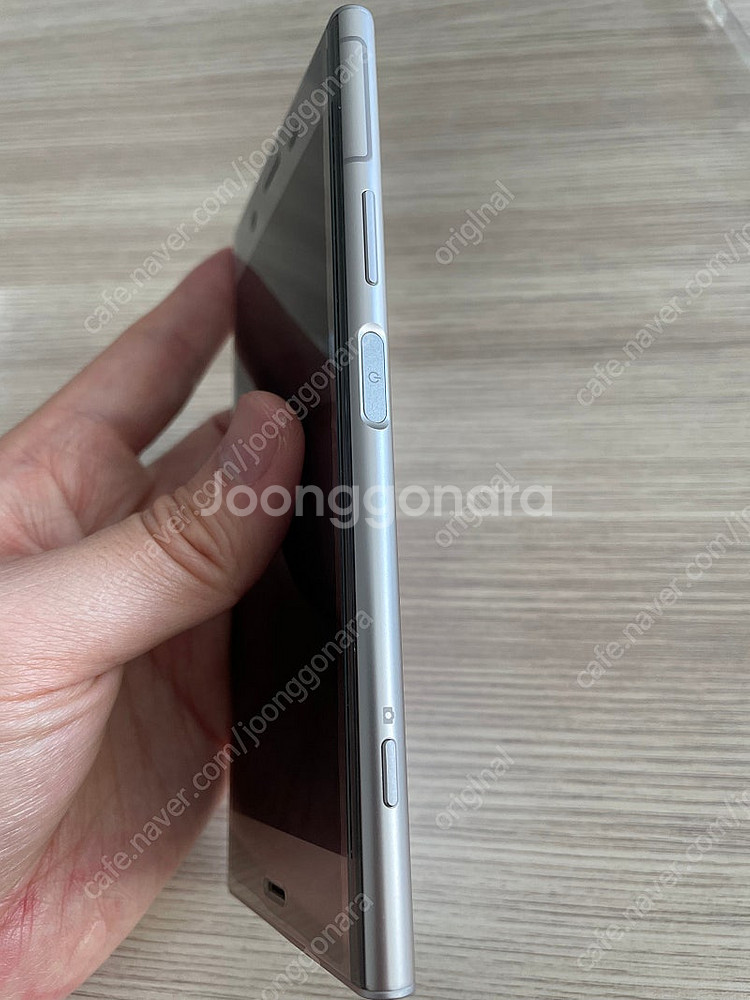 소니 엑스페리아xz1 g8341 판매합니다--3