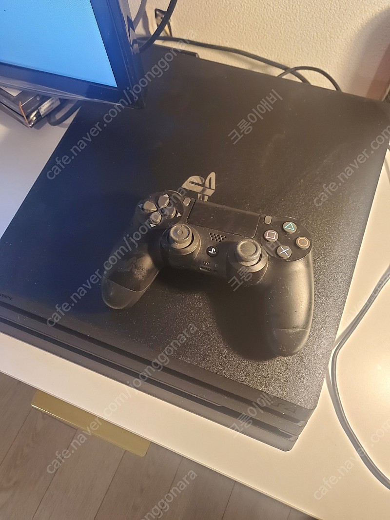 ps4 pro 1테라 판매합니다--0