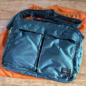 요시다 포터 올 뉴 탱커 슬링백 XL 세이지 그린 (All New Tanker Sling Bag Zip XL Sage Green)