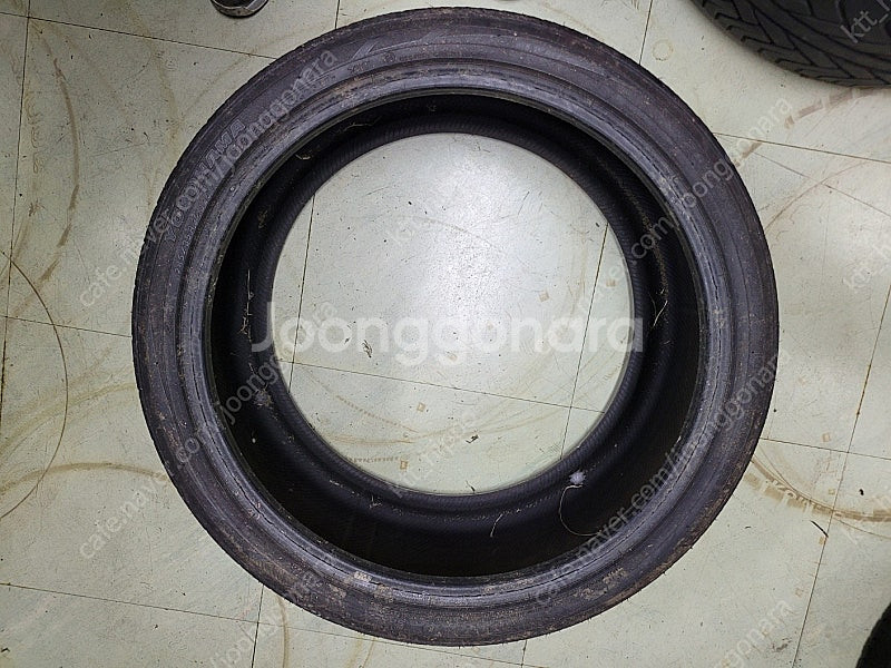 285 35 22 요코하마 타이어 1개 5만원 판매합니다.--0