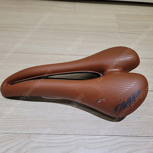 selle smp hybrid 안장 , 그립 판매합니다