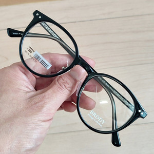 [새상품]안경테 뿔테 경량 안경태 블랙 크리스탈