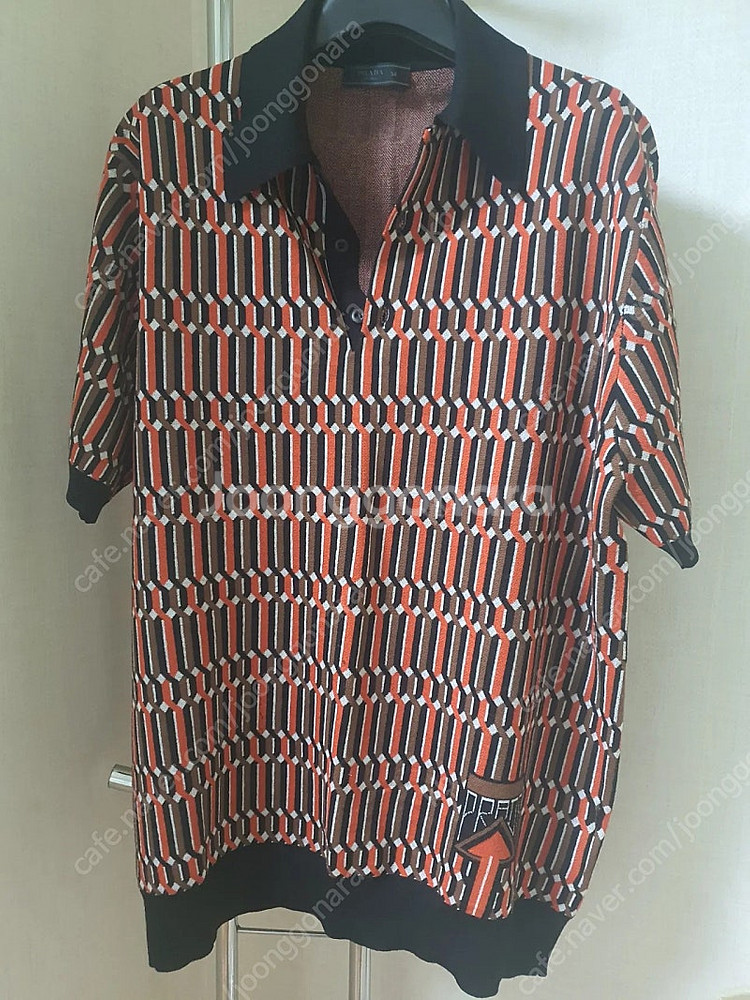 프라다 남성 카라반팔 니트 판매합니다!--1