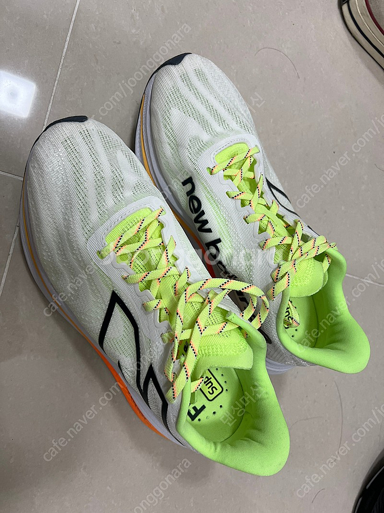 [260] 뉴발란스 SC Trainer v2 2e 판매...--0
