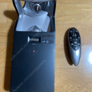 LG PF1000U 프로젝터/LG LAS750M/그랑뷰100인치 이동식 스크린 판매합니다.