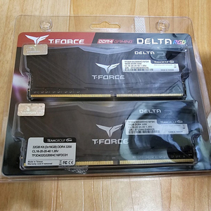 TeamGroup T-Force DDR4-3200 CL16 32GB ( 16 x 2 ) 메모리 판매합니다
