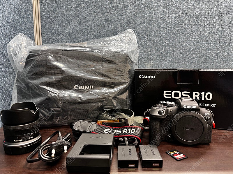캐논 EOS R10 18-45 KIT (추가 배터리,가방,렌즈 후드 포함)