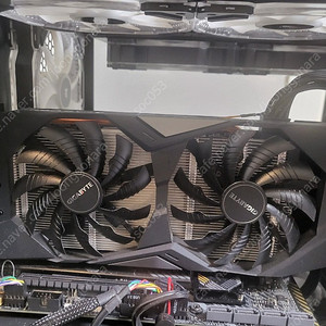 GIGABYTE 지포스 RTX 2060 SUPER WINDFORCE OC D6 8GB 팝니다.