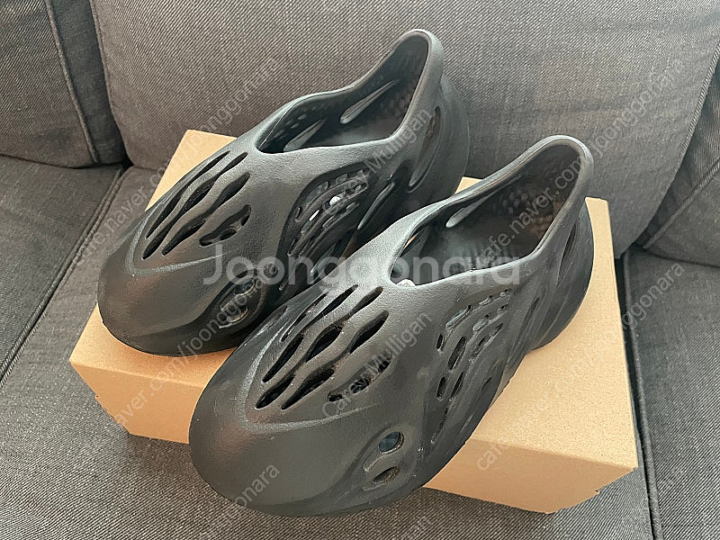 이지 폼 러너 오닉스 235--1