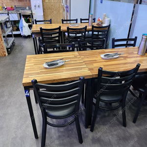 업소용 급식실 한식뷔페 카페의자,식당의자,기업,군부대 등 업소에서 쓰는 철제 나무의자