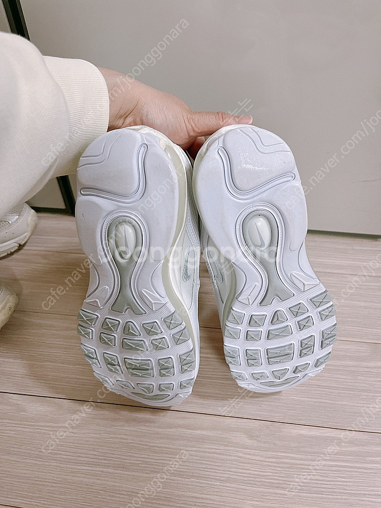 나이키 맥스97 트리플화이트 230--2