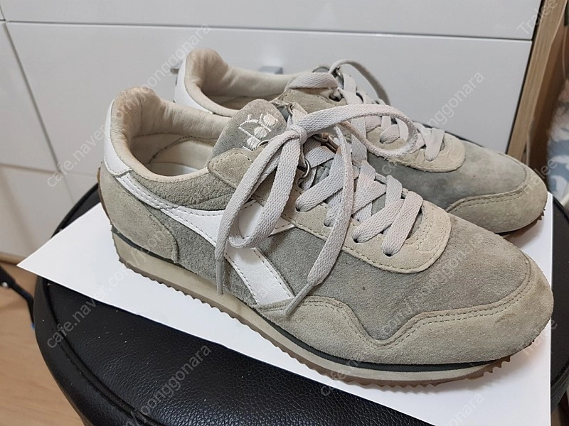디아도라 Diadora 그레이 여성용 스니커즈 운동화 240사이즈 이미지
