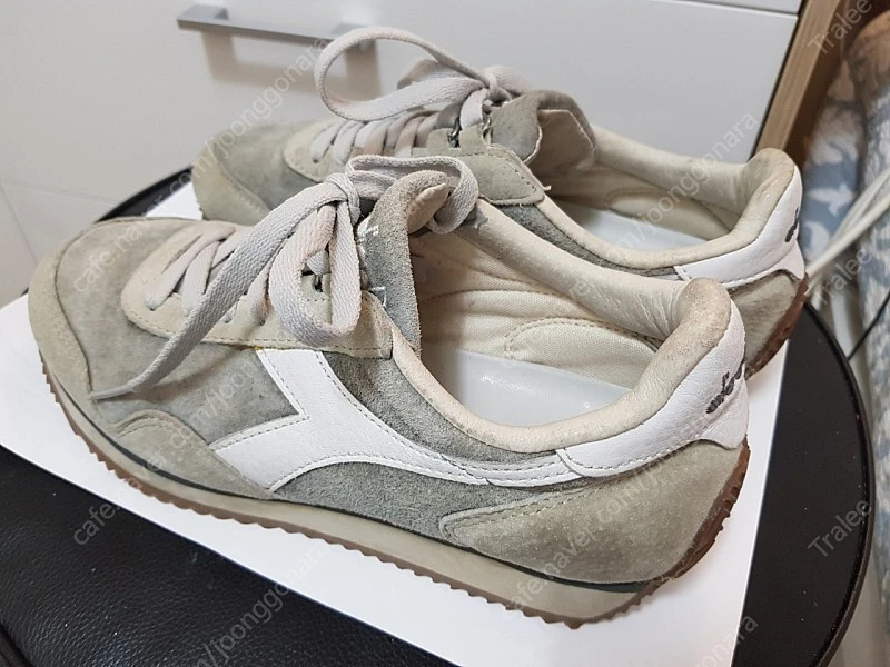 디아도라 Diadora 그레이 여성용 스니커즈 운동화 240사이즈 이미지