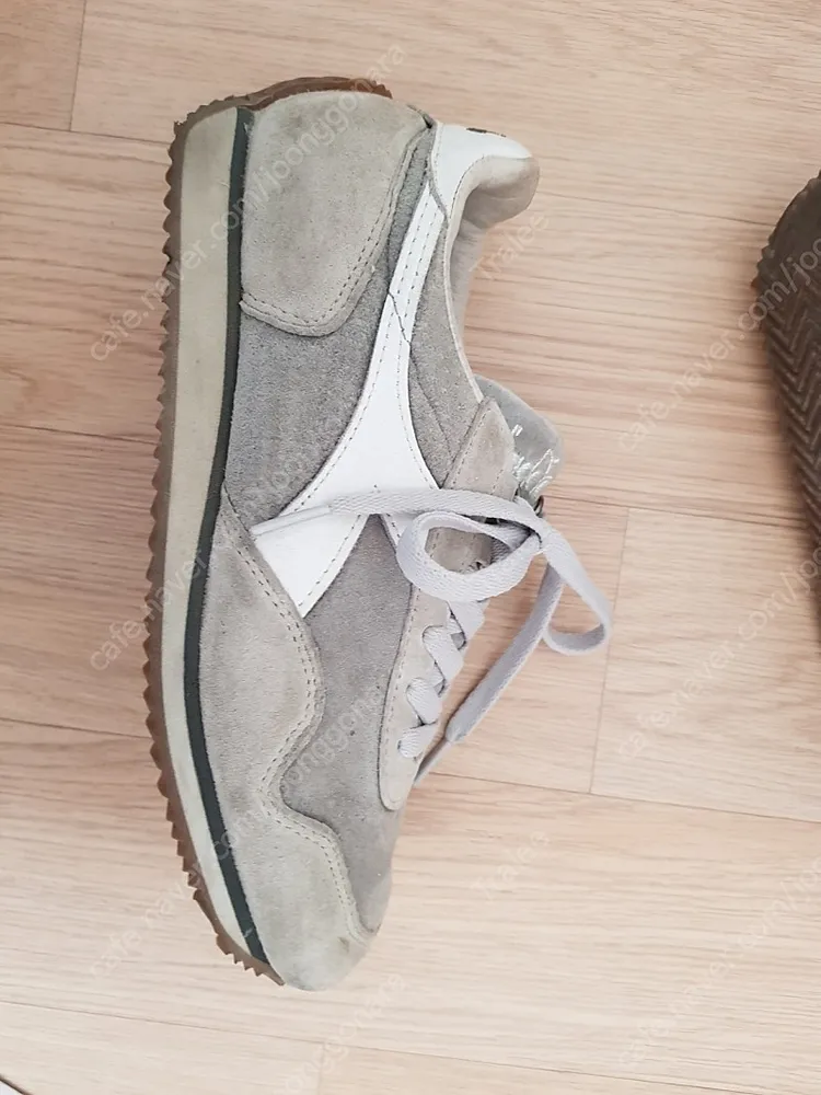 디아도라 Diadora 그레이 여성용 스니커즈 운동화 240사이즈 이미지