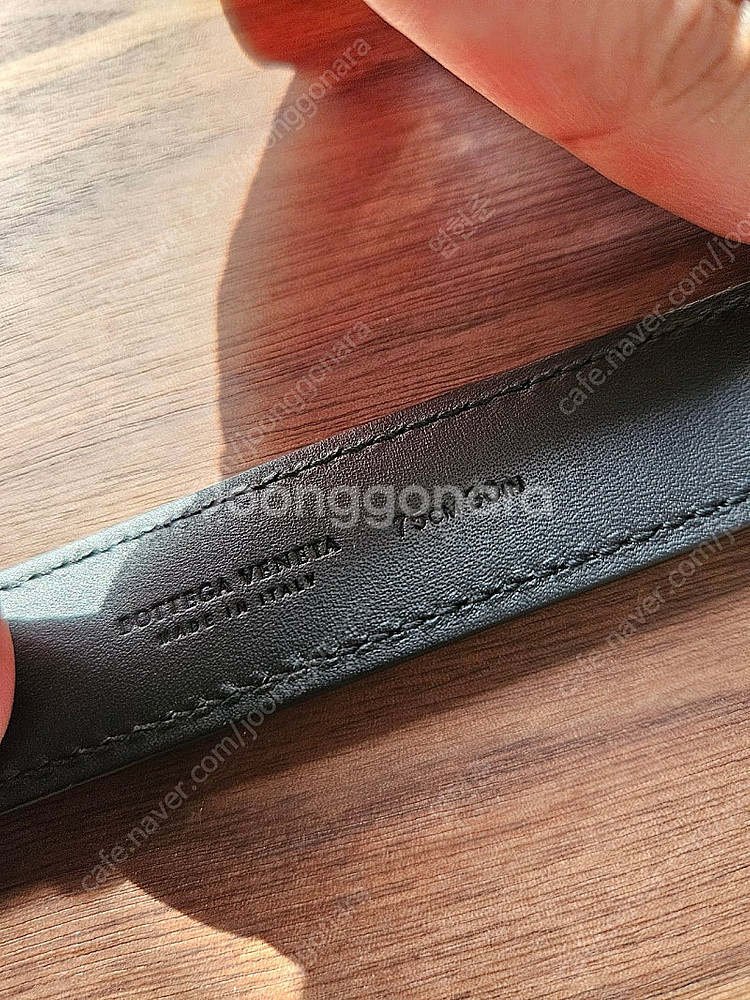 보테가베네타 여성 벨트 두개 팝니다.--1